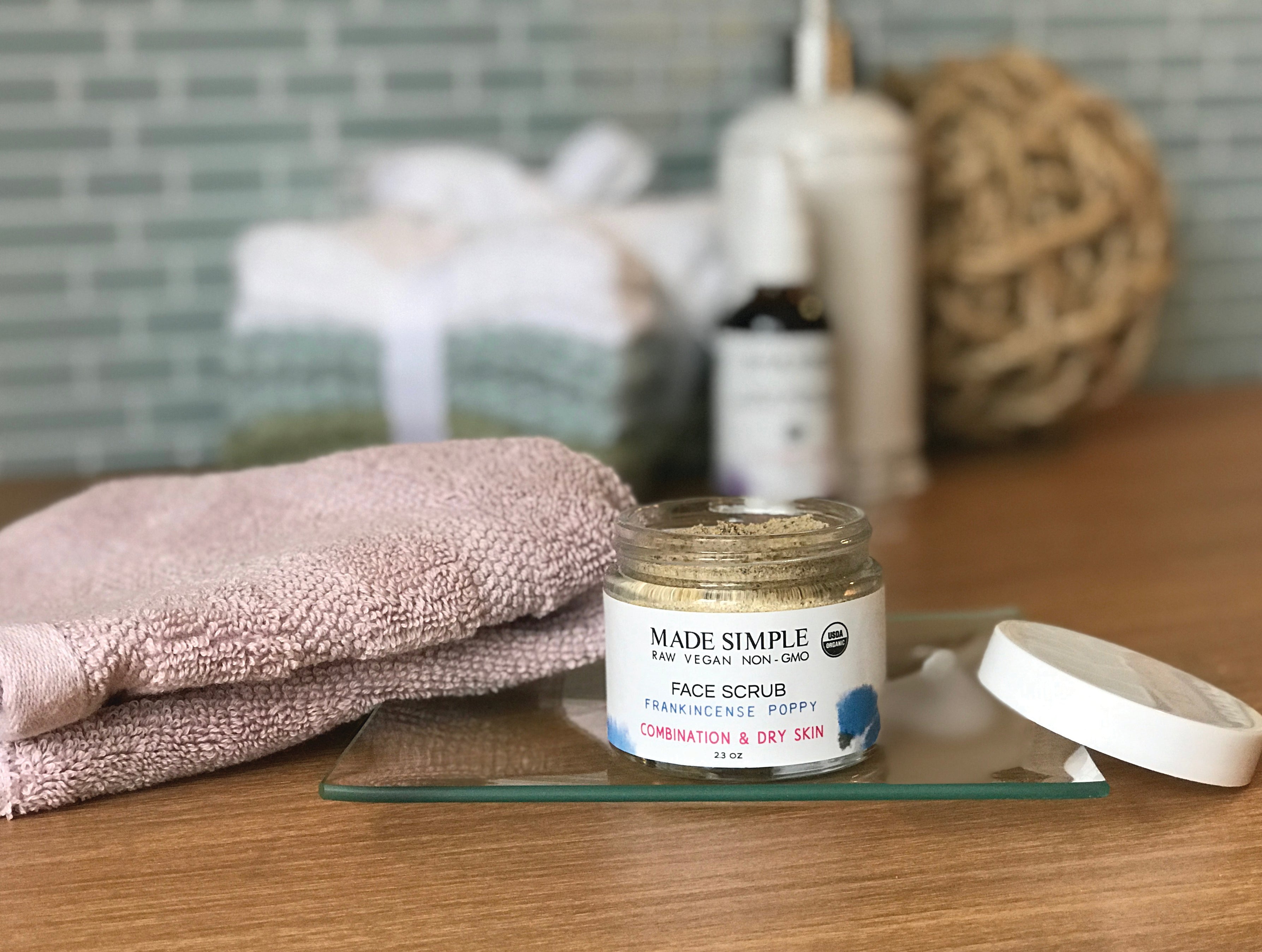 Frankincense & Poppy Seed Face Scrub - Luna & Thyme